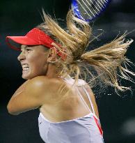 (3)Sharapova beats Stosur in 2nd round match at Japan Open