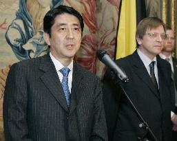 Abe, Verhofstadt agree to closely cooperate on U.N. issues