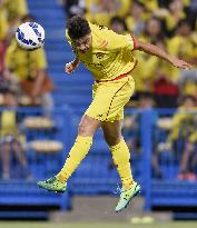 Kashiwa forward Cristiano tries header in ACL q'final game vs. Suwon