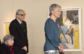 Empress Michiko looks at paintings by Ayuko Shimada