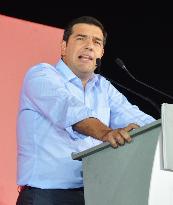 Polls project close contest in Greek election