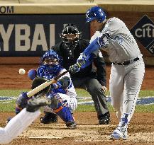 Royals win World Series Game 4, pull within one game of title