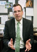 U.S. expert sees need to continue free navigation moves in S. China Sea