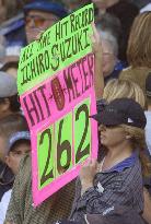 (4)Ichiro finishes season with MLB record 262 hits