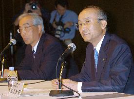 Toyota, Isuzu to form capital, business tie-ups