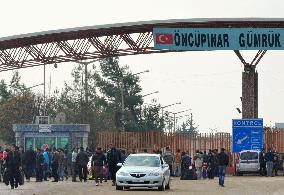 Kilis checkpoint in southern Turkey