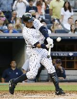 Rodriguez homers for 3,000th career hit