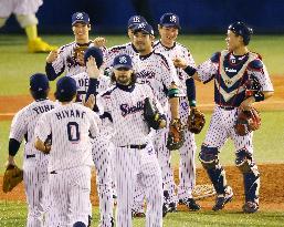 Yamada hat-trick gets Swallows into Series win column