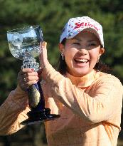 Koga defends Japan LPGA Tour Championship