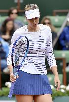 Sharapova bows out at French Open