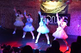 High school girl quartet promotes Nemuro