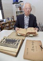 Interrogator of POWs in war against China shows documents