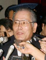 (3)METI chief Nakagawa, Daiei's Takagi meet over retailer's reha