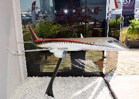 MRJ model exhibited at Int'l Paris Air Show