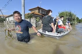 Search continues after massive flooding in eastern Japan