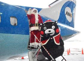 Kumamon, Santa board Amakusa Airlines' new aircraft