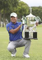 Thailand's Prayed Marksaeng wins Singapore Open golf