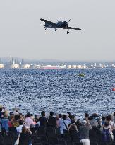 Zero fighter makes exhibition flight