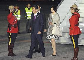 Japan PM Abe arrives in Canada