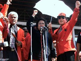 Megawati makes campaigning visit to E. Timor