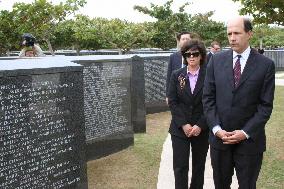 U.S. envoy visits Okinawa peace park