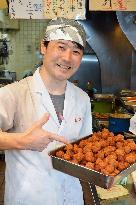 Popular chicken balls sold in Jujo Ginza shopping mall