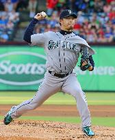 Mariners' Iwakuma starts game vs. Rangers