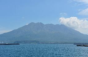 4 small eruptions observed at Sakurajima volcano