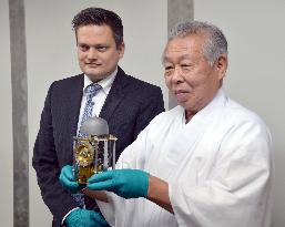 Replica of Western clock given by Spain to Japan's feudal leader