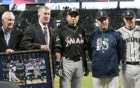 Baseball: Seattle celebrates Ichiro's 3,000-hit milestone