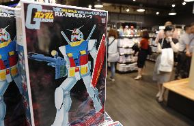 Official Gundam plastic model store opens in Tokyo