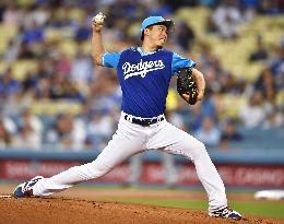 Dodgers' Maeda fans 7 to earn 12th win