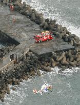 3 go missing while fishing at breakwater in Ibaraki Pref.