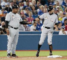 Ichiro triples against Blue Jays