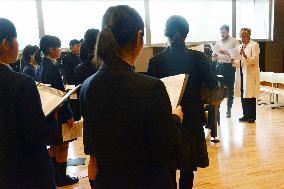 Renowned soprano Te Kanawa performs in Fukushima with schoolchildren