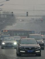 Worst-level smog blankets Beijing