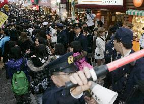 3 teenage girls taken to hospital after stampede in Tokyo