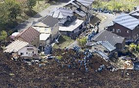 Rescue workers search for survivors in quake-hit southwestern Japan