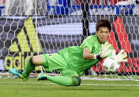 Japan face off against Bosnia-Herzegovina