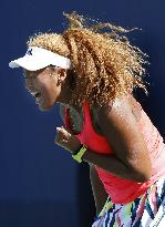 Japan's Osaka advances to U.S. Open 2nd round