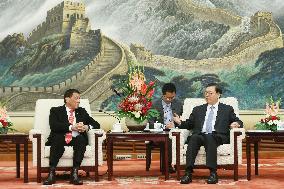 China, Philippines set aside S. China Sea tensions