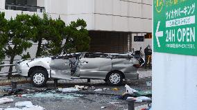 3 dead, 2 injured after car drives off parking garage in Yokosuka