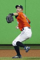 Baseball: Ichiro becomes majors' oldest starting center fielder
