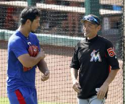Darvish, Ichiro exchange words before game