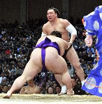 Sumo: Grand champion Harumafuji suspected of assault