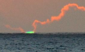 CORRECTED Green flash seen on setting sun in Antarctic Sea