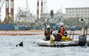 Okinawa conducts undersea research, blocking base transfer eyed