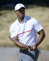 Woods plays in U.S. Open 2nd round