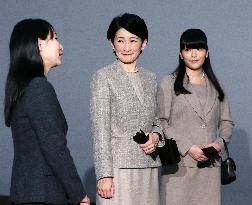 Princesses Kiko, Mako visit Tokyo exhibit of paintings by Monet