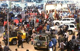 (1)Tokyo Motor Show opens to public